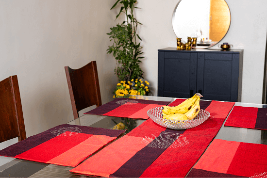 Luna Max Red South Cotton - Dining Set with 1 Medium Table Runner and 6 Mats